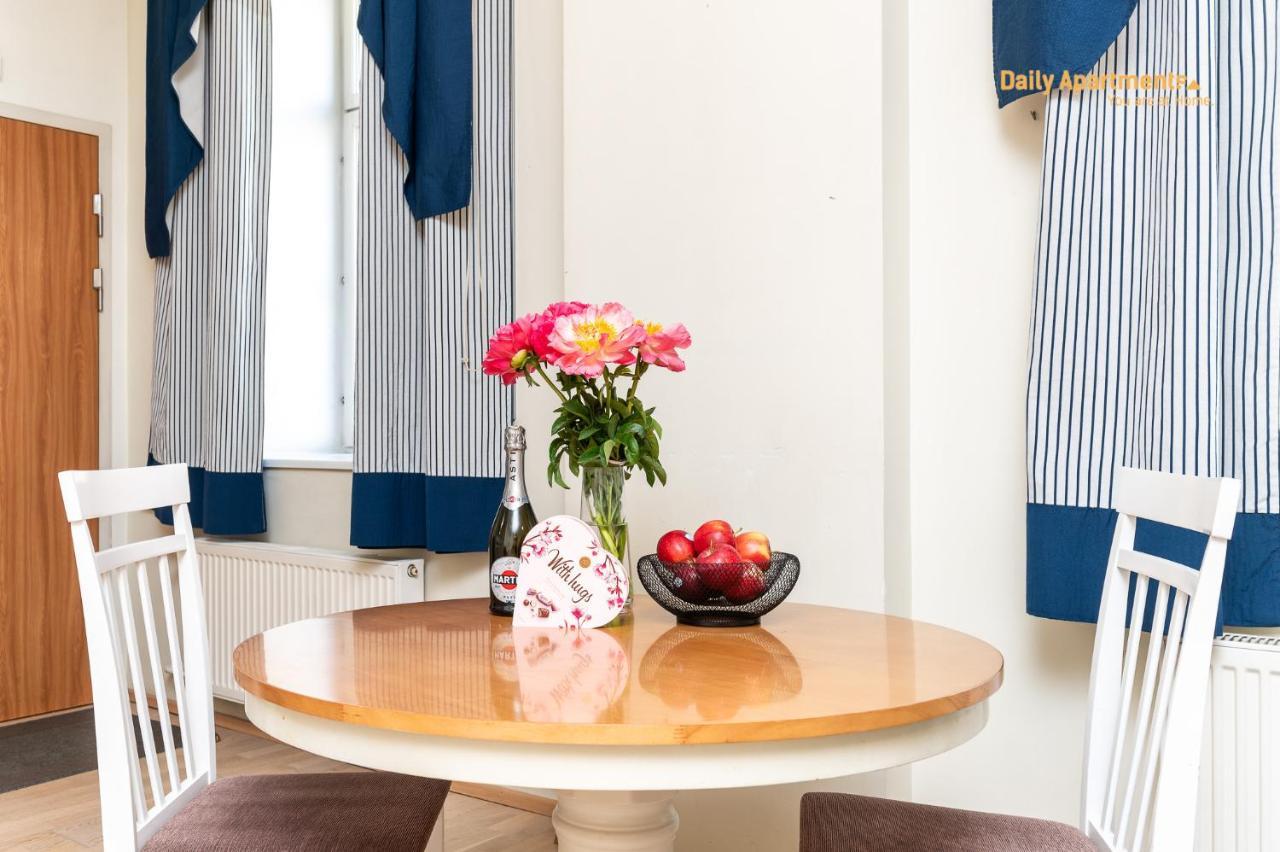 Daily Apartments - Apartment With Bath タリン エクステリア 写真